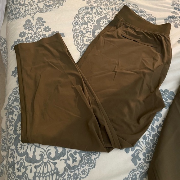Athleta 2 piece set Olive Green bomber Jacket and pants - Picture 3 of 7